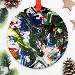 Snow In A City-1-1 Round Ornament (two Sides)