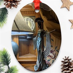 Lady Ornament (oval)